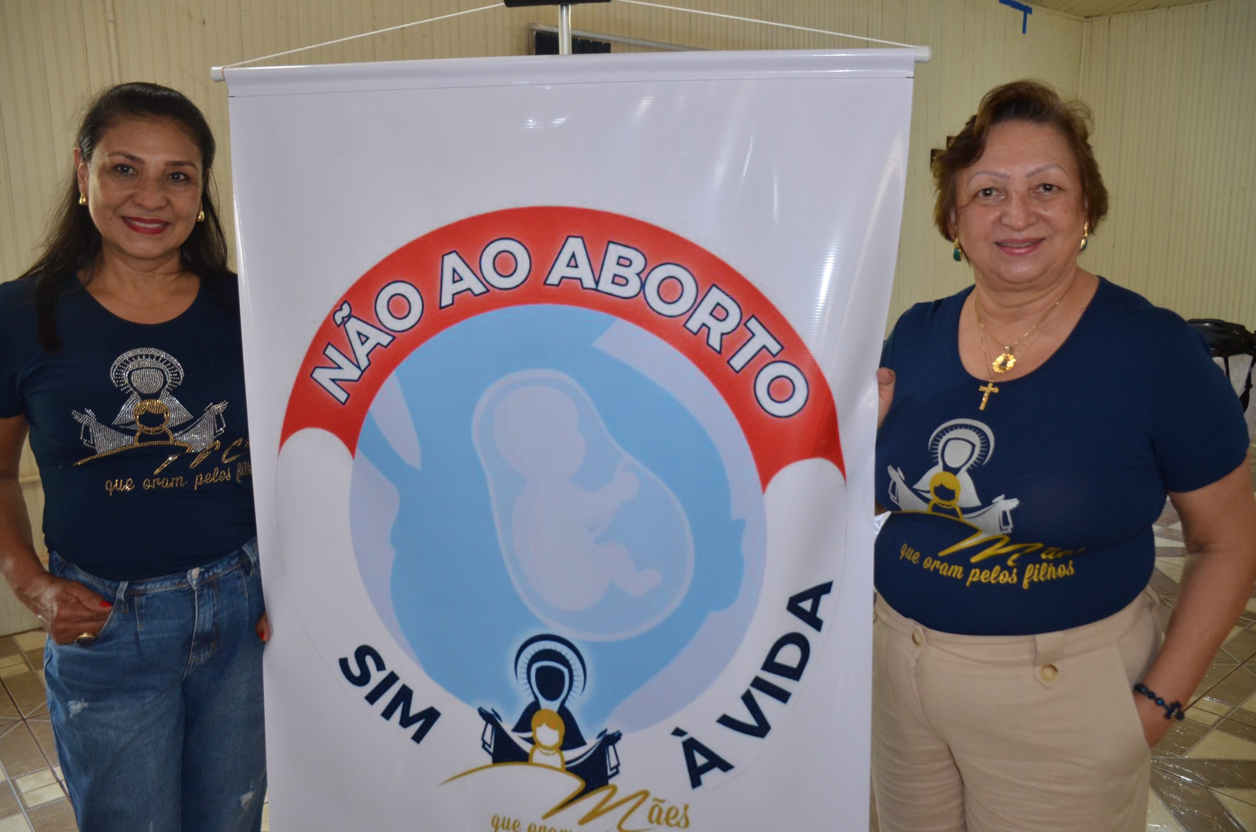 Romaria de N.Sra. Aparecida leva milhares de fiéis ao Santuário de Vila São Pedro Romaria de N.Sra. Aparecida leva milhares de fiéis ao Santuário de Vila São Pedro