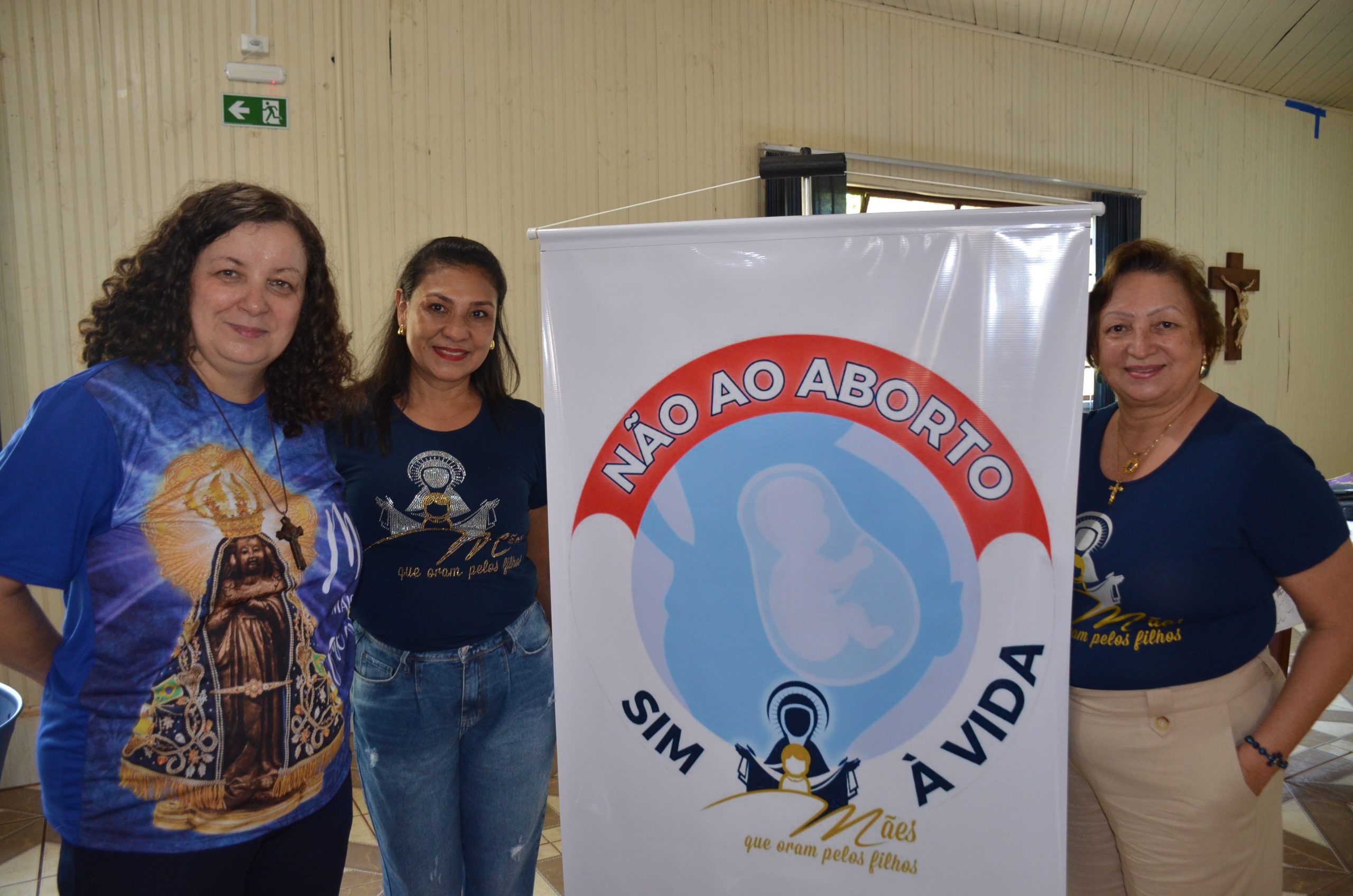Romaria de N.Sra. Aparecida leva milhares de fiéis ao Santuário de Vila São Pedro Romaria de N.Sra. Aparecida leva milhares de fiéis ao Santuário de Vila São Pedro