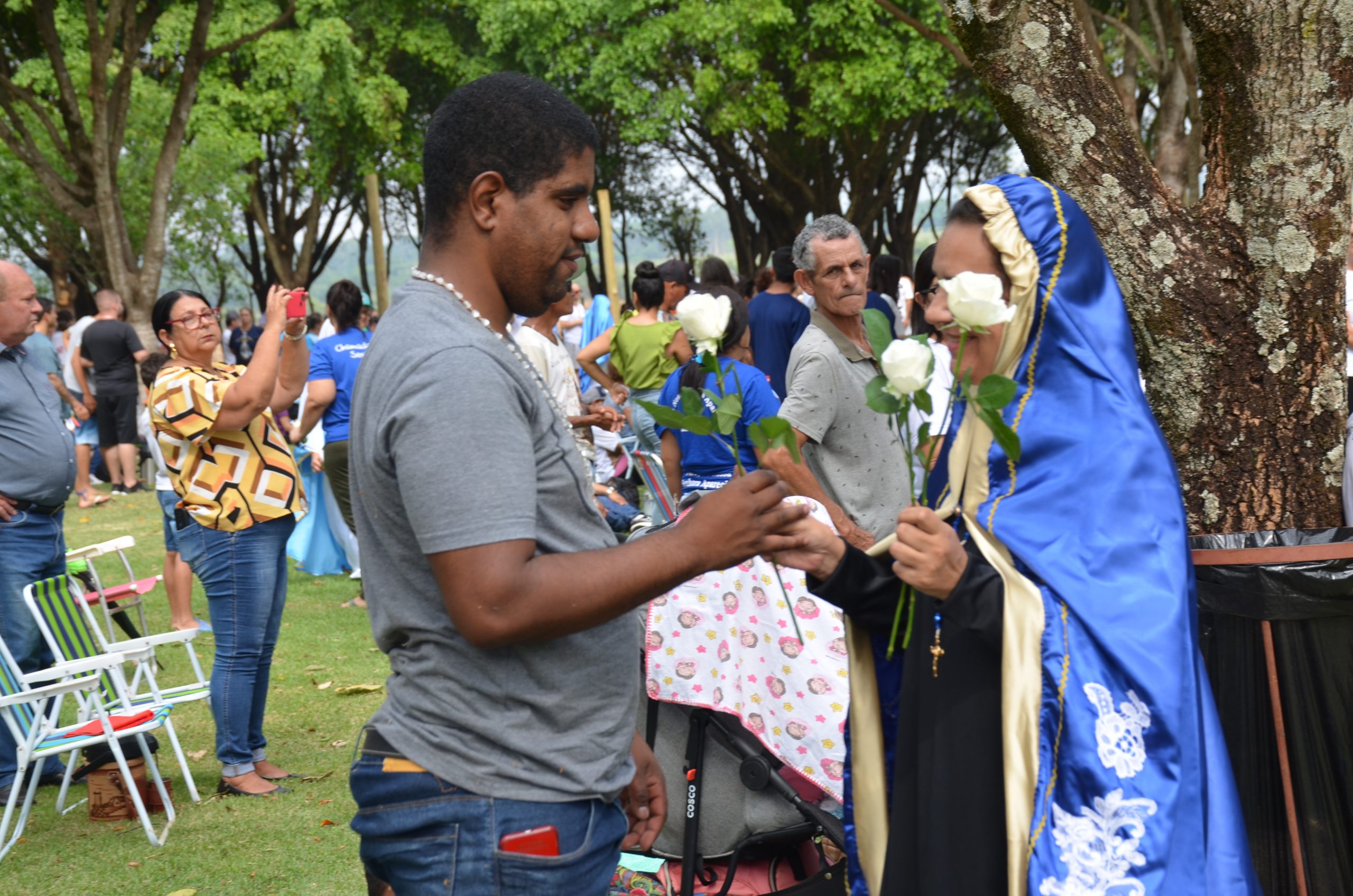 Romaria de N.Sra. Aparecida leva milhares de fiéis ao Santuário de Vila São Pedro