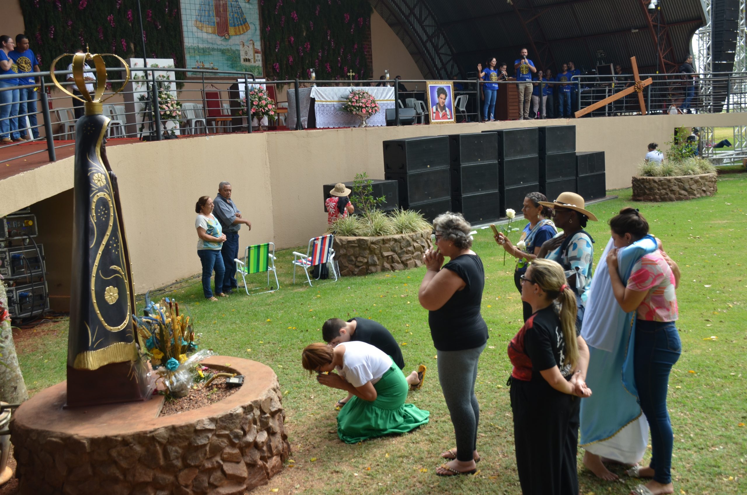 Romaria de N.Sra. Aparecida leva milhares de fiéis ao Santuário de Vila São Pedro