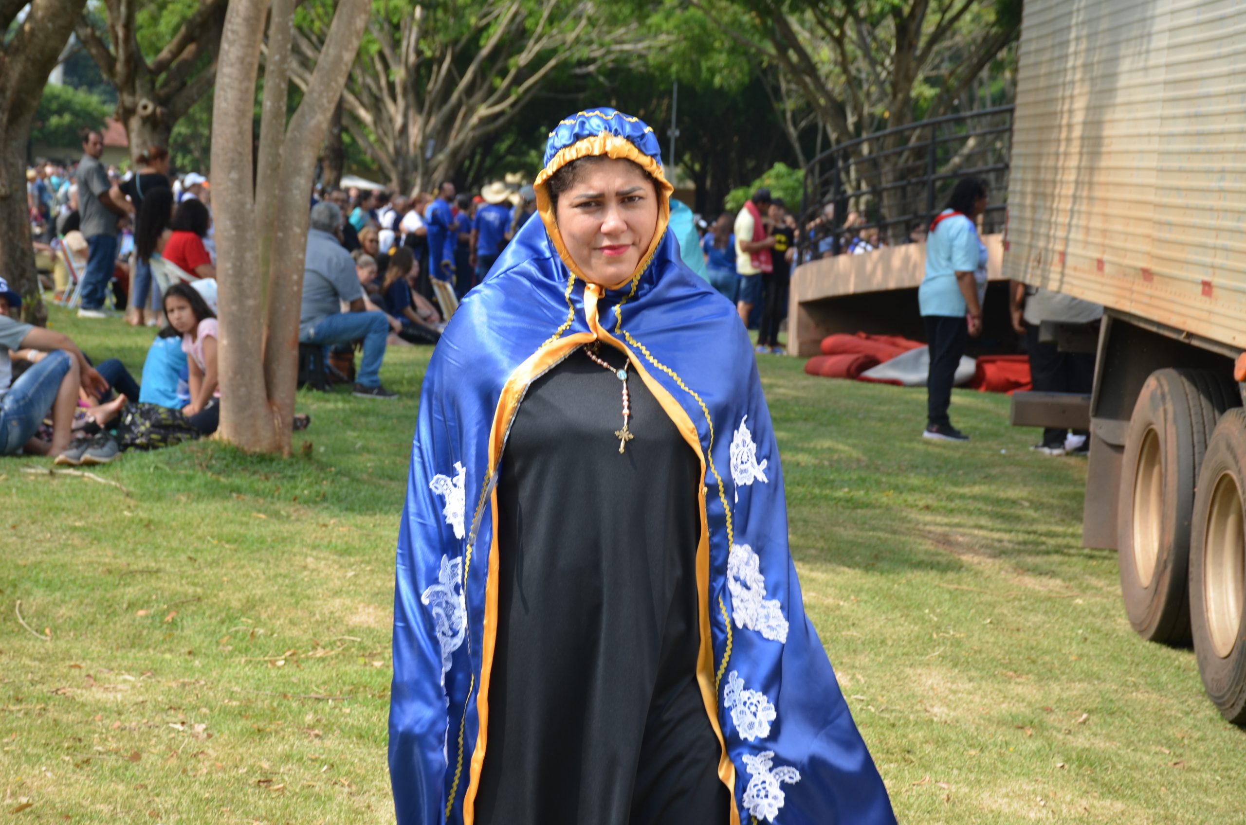 Romaria de N.Sra. Aparecida leva milhares de fiéis ao Santuário de Vila São Pedro Romaria de N.Sra. Aparecida leva milhares de fiéis ao Santuário de Vila São Pedro