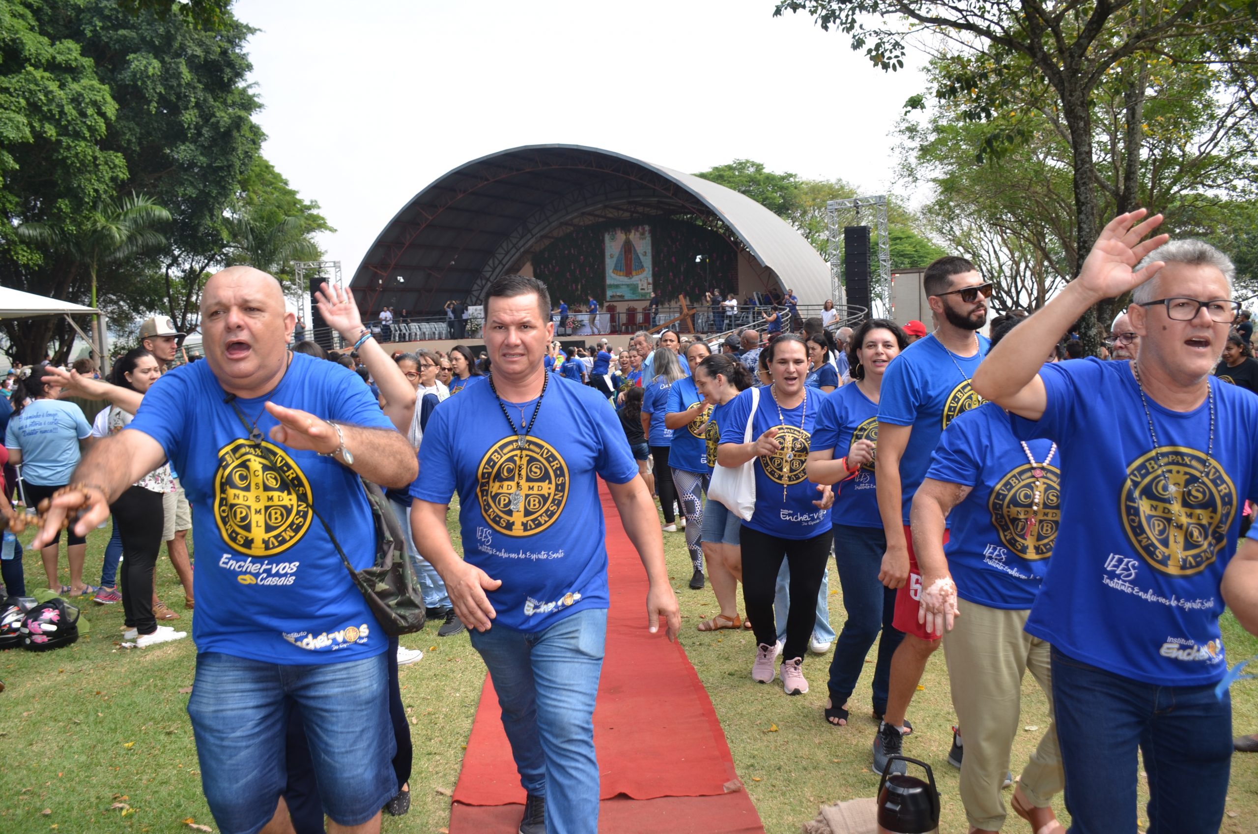 Romaria de N.Sra. Aparecida leva milhares de fiéis ao Santuário de Vila São Pedro