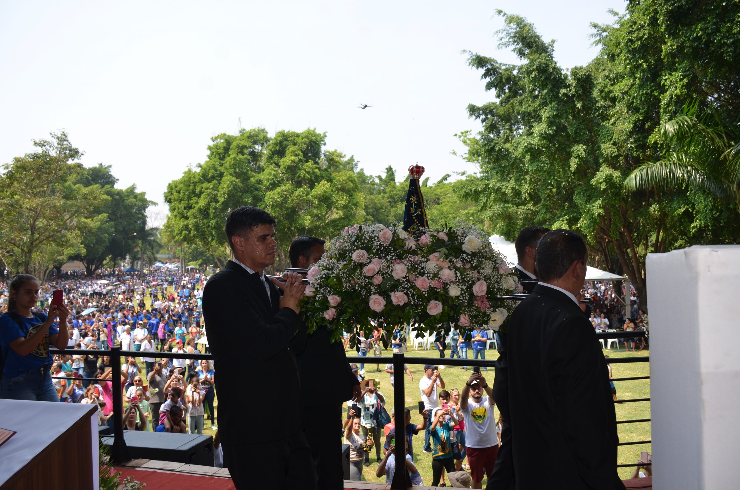 Romaria de N.Sra. Aparecida leva milhares de fiéis ao Santuário de Vila São Pedro