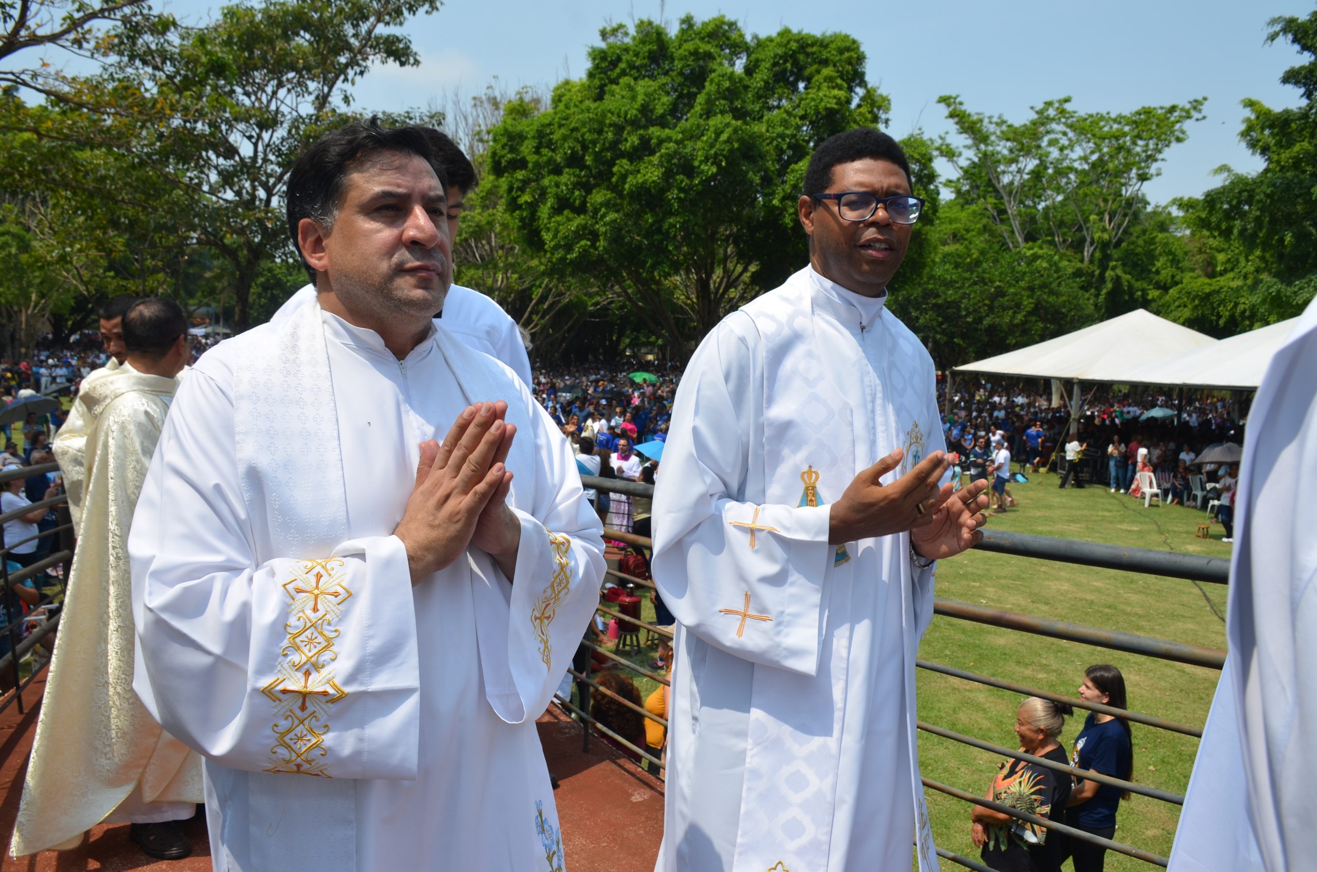 Romaria de N.Sra. Aparecida leva milhares de fiéis ao Santuário de Vila São Pedro