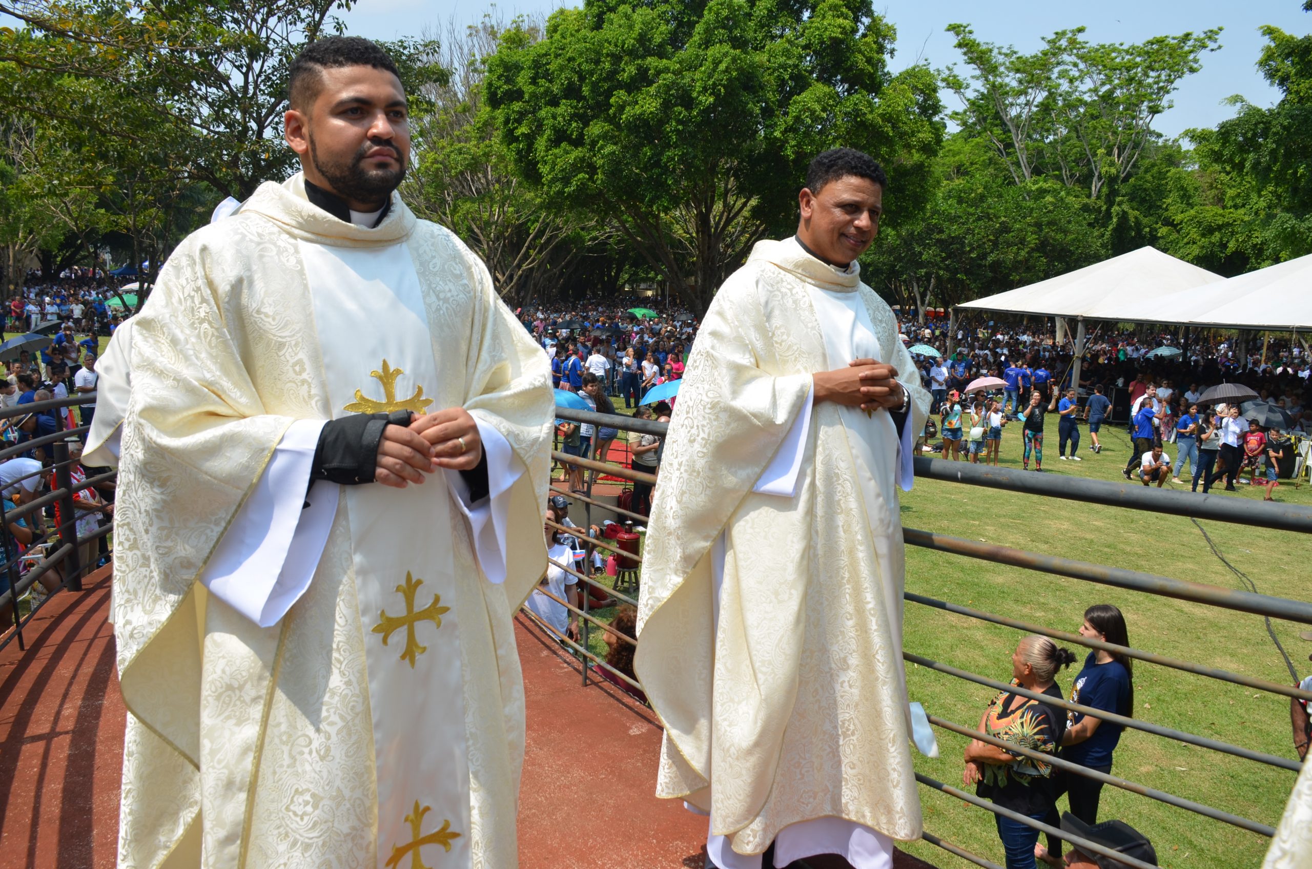 Romaria de N.Sra. Aparecida leva milhares de fiéis ao Santuário de Vila São Pedro