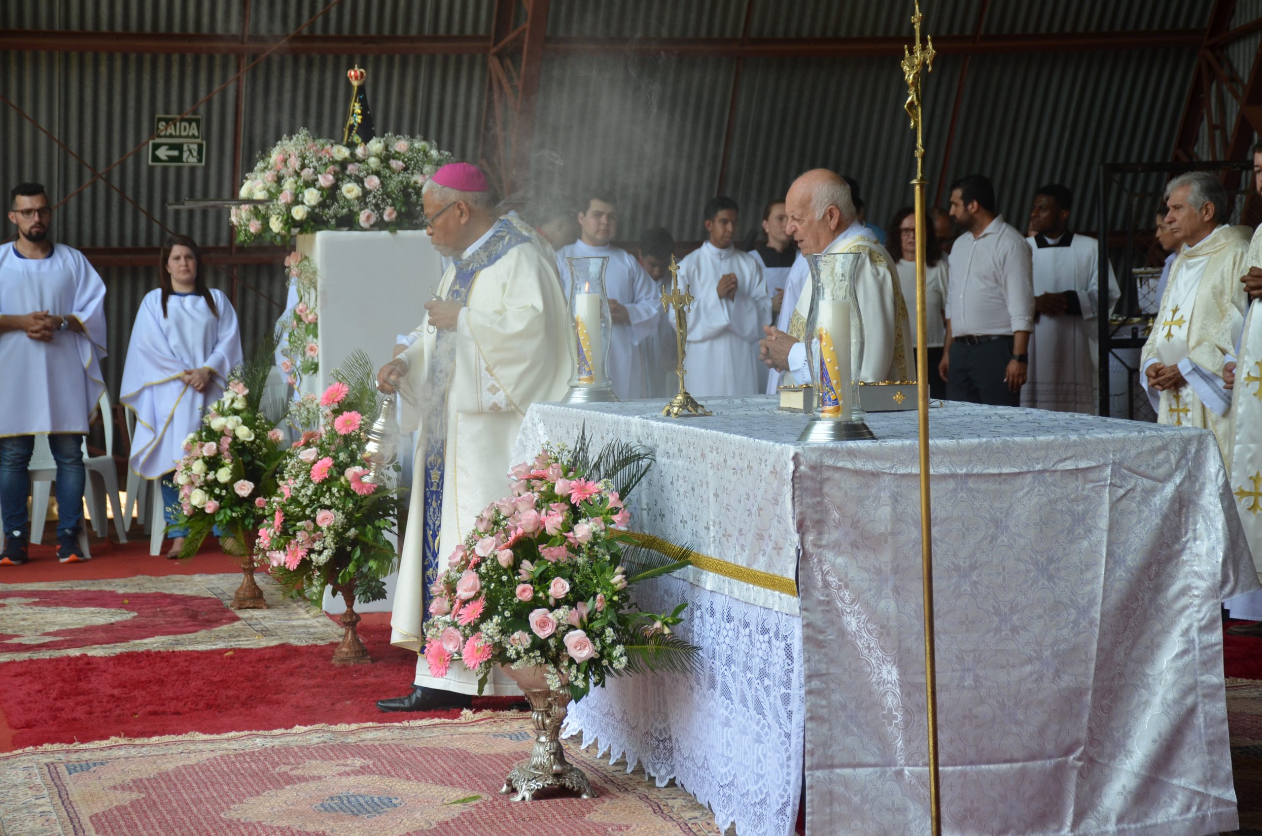 Romaria de N.Sra. Aparecida leva milhares de fiéis ao Santuário de Vila São Pedro Romaria de N.Sra. Aparecida leva milhares de fiéis ao Santuário de Vila São Pedro