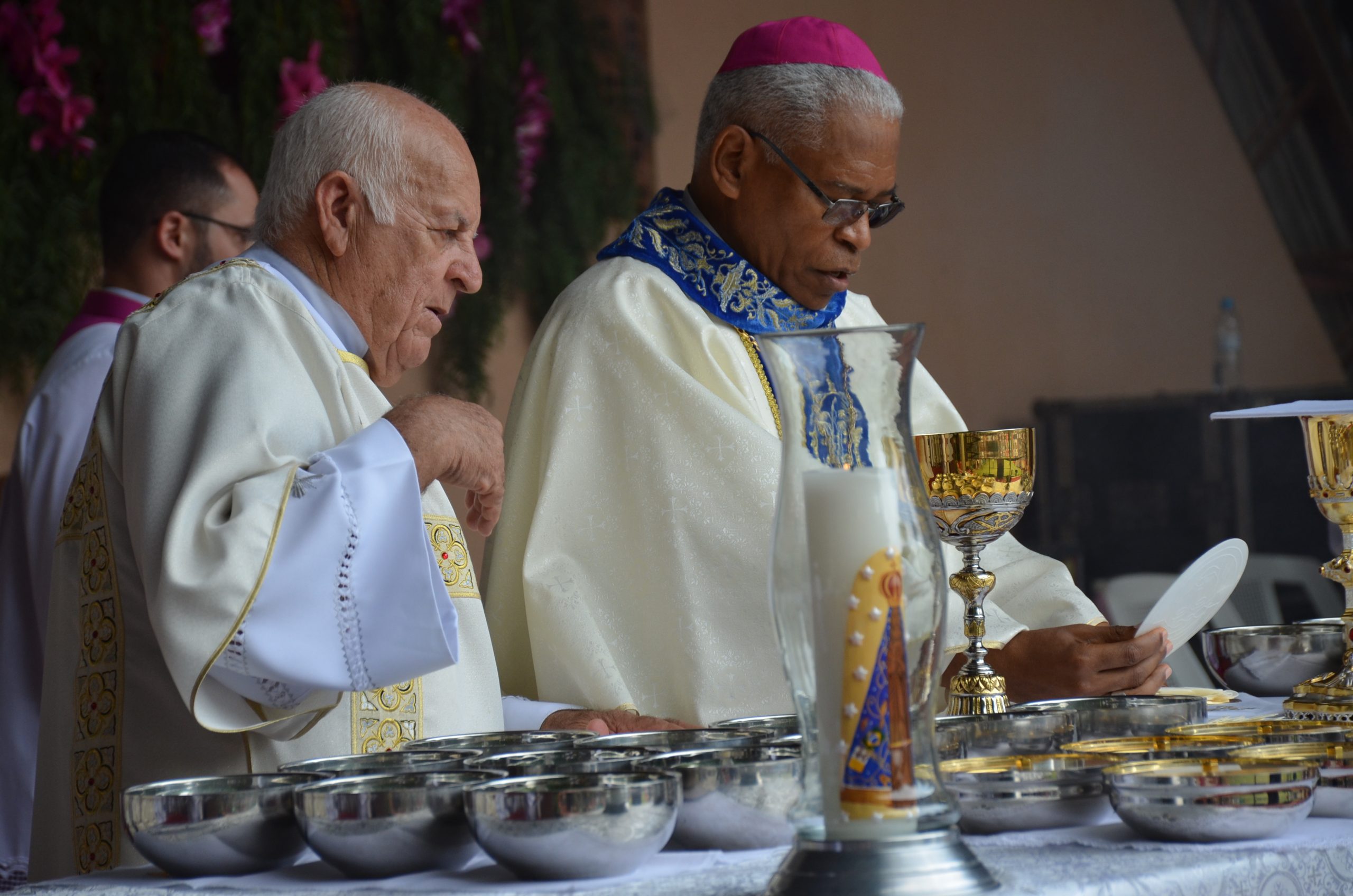 Romaria de N.Sra. Aparecida leva milhares de fiéis ao Santuário de Vila São Pedro