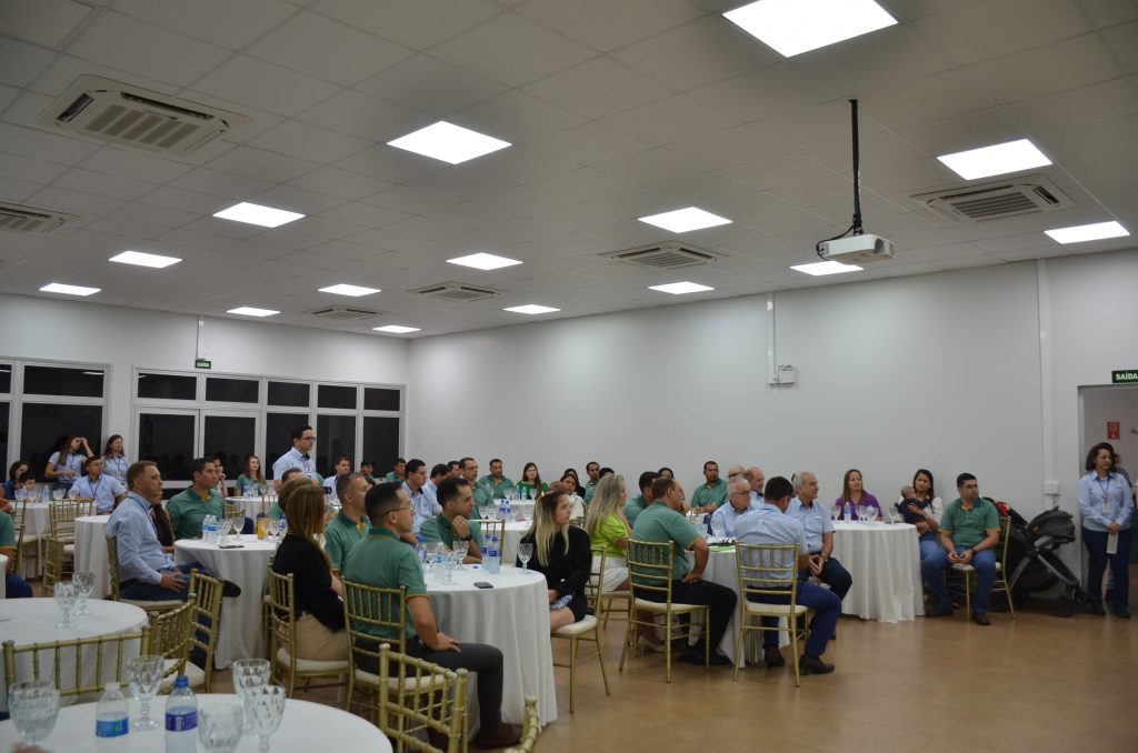 Tempo de Casa: COAMO presta homenagem aos funcionários