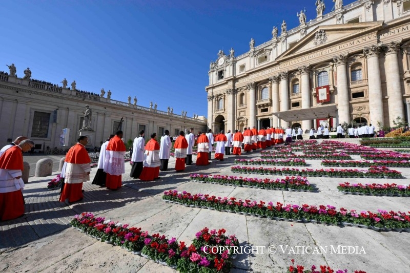 Papa cria 21 novos cardeais para a igreja católica: sejam evangelizadores e não funcionários Papa cria 21 novos cardeais para a igreja católica: sejam evangelizadores e não funcionários