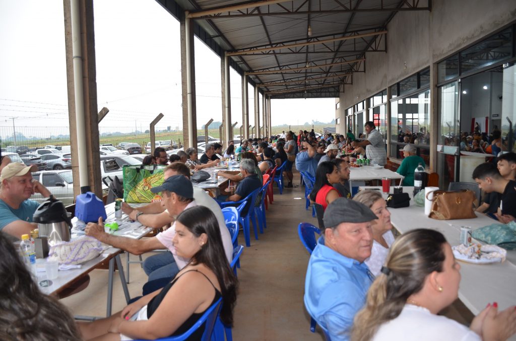 Fotos do Costelão na Comunidade Santa Rita de Cássia Fotos do Costelão na Comunidade Santa Rita de Cássia