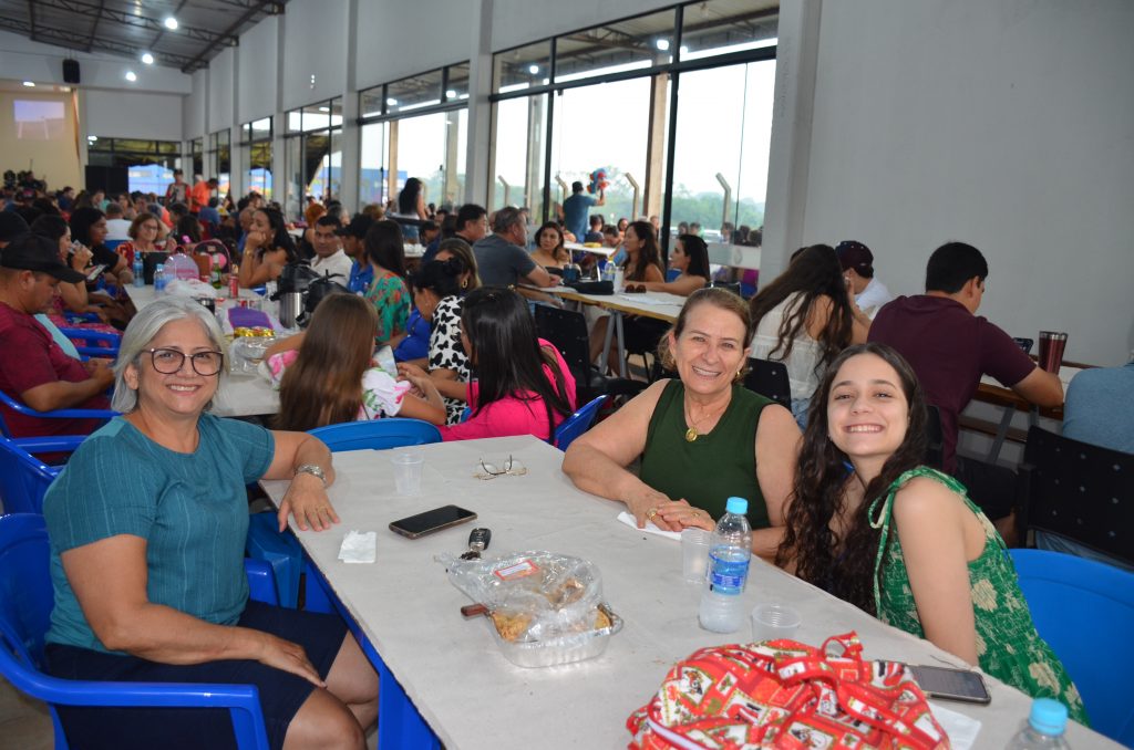 Fotos do Costelão na Comunidade Santa Rita de Cássia Fotos do Costelão na Comunidade Santa Rita de Cássia