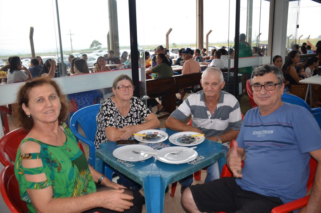 Fotos do Costelão na Comunidade Santa Rita de Cássia Fotos do Costelão na Comunidade Santa Rita de Cássia