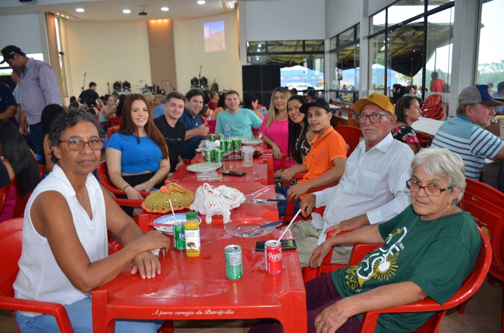 Fotos do Costelão na Comunidade Santa Rita de Cássia Fotos do Costelão na Comunidade Santa Rita de Cássia