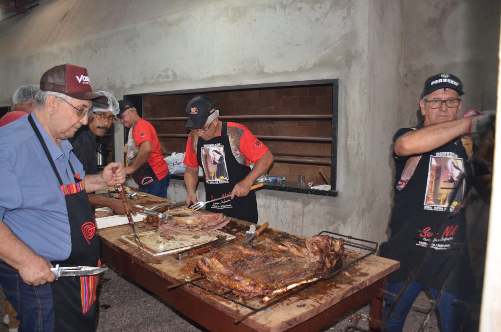 Fotos do Costelão na Comunidade Santa Rita de Cássia Fotos do Costelão na Comunidade Santa Rita de Cássia