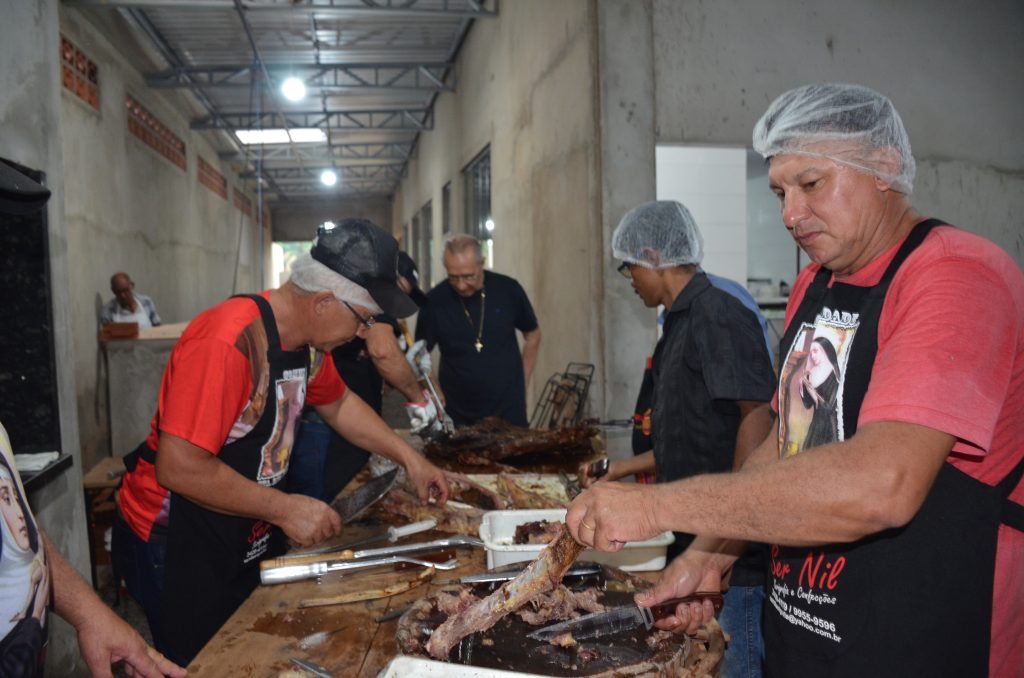 Fotos do Costelão na Comunidade Santa Rita de Cássia Fotos do Costelão na Comunidade Santa Rita de Cássia