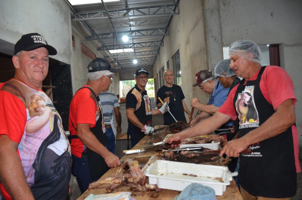 Fotos do Costelão na Comunidade Santa Rita de Cássia Fotos do Costelão na Comunidade Santa Rita de Cássia