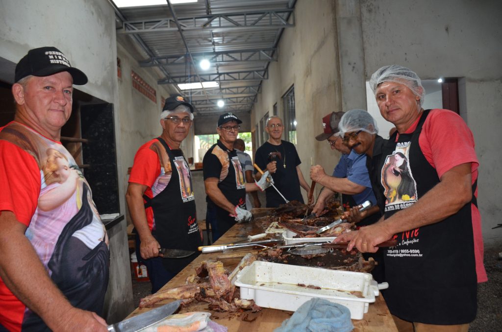 Fotos do Costelão na Comunidade Santa Rita de Cássia Fotos do Costelão na Comunidade Santa Rita de Cássia