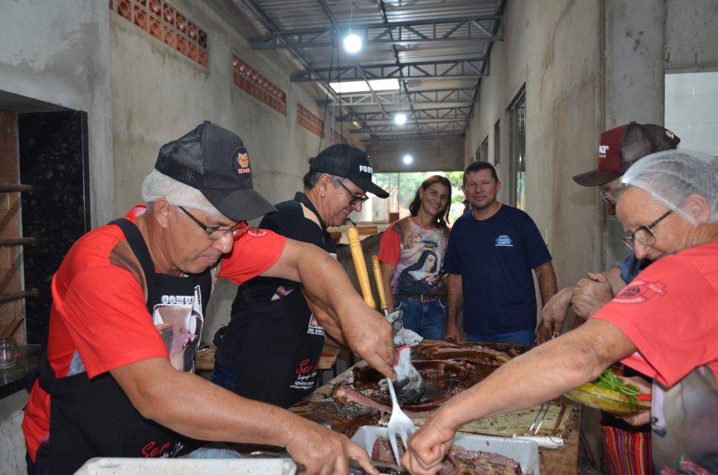 Fotos do Costelão na Comunidade Santa Rita de Cássia Fotos do Costelão na Comunidade Santa Rita de Cássia