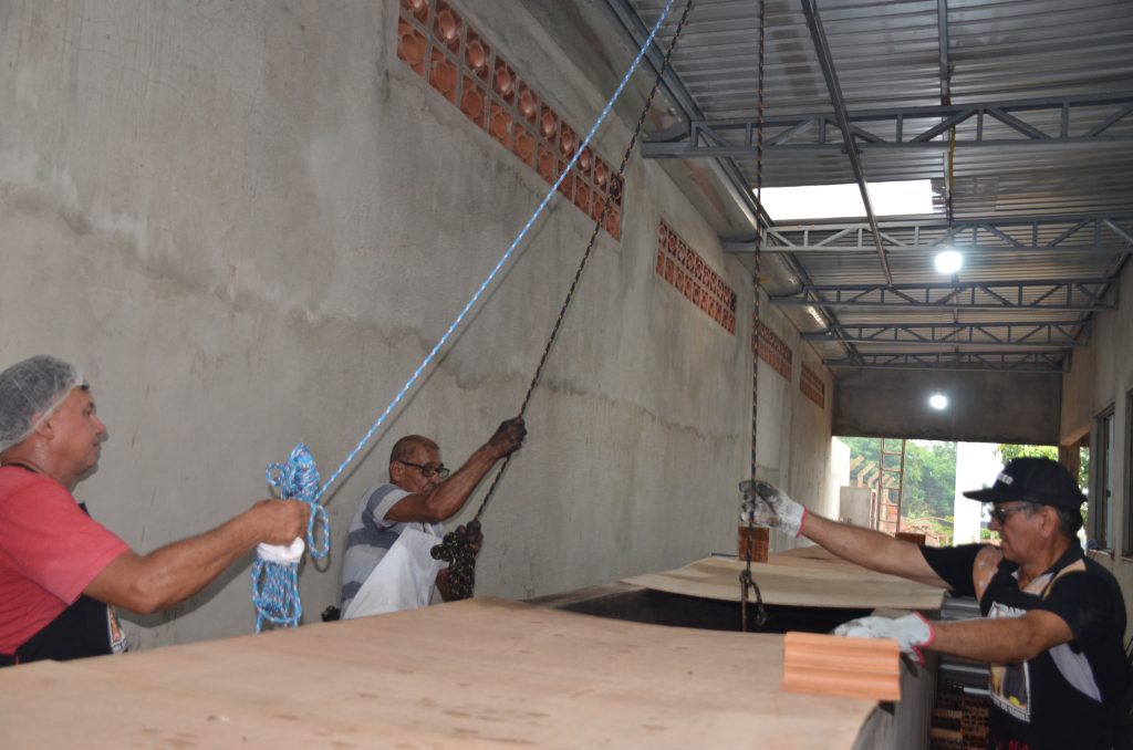 Fotos do Costelão na Comunidade Santa Rita de Cássia Fotos do Costelão na Comunidade Santa Rita de Cássia