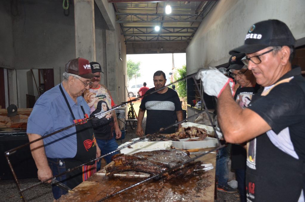 Fotos do Costelão na Comunidade Santa Rita de Cássia Fotos do Costelão na Comunidade Santa Rita de Cássia