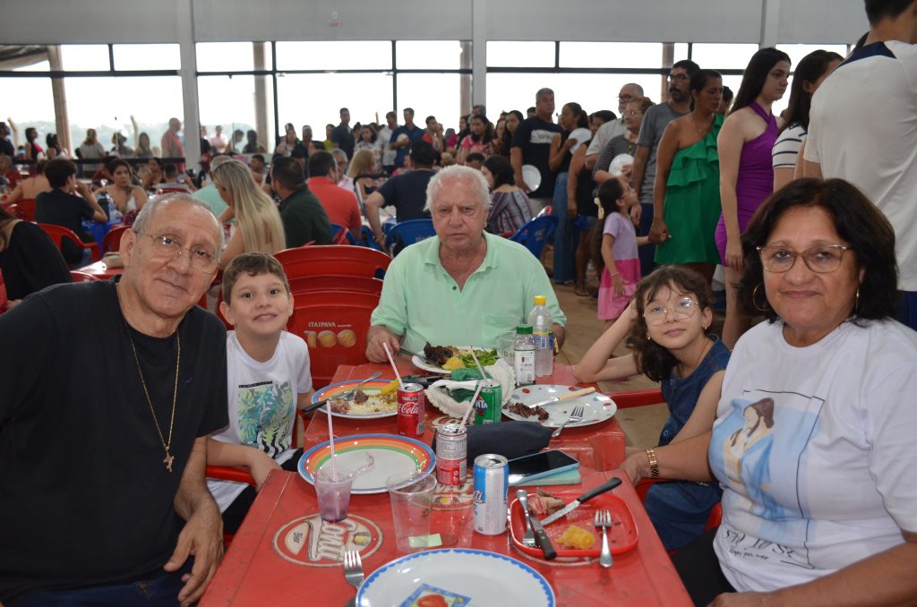 Fotos do Costelão na Comunidade Santa Rita de Cássia Fotos do Costelão na Comunidade Santa Rita de Cássia