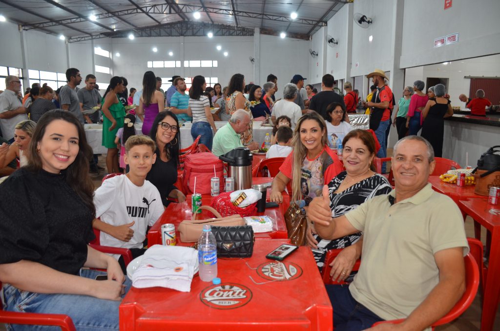 Fotos do Costelão na Comunidade Santa Rita de Cássia Fotos do Costelão na Comunidade Santa Rita de Cássia