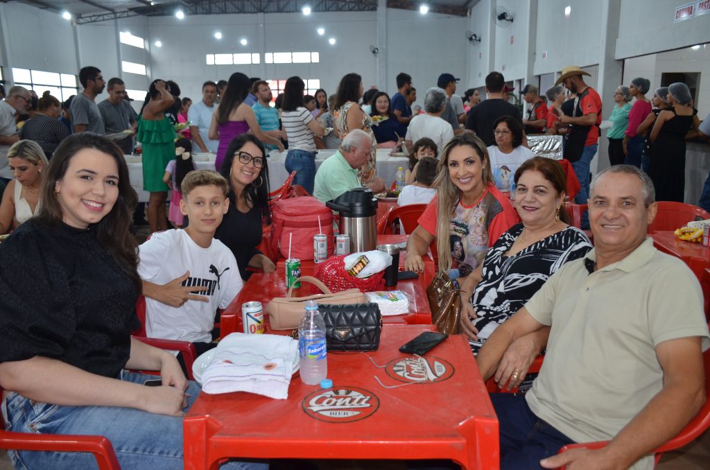 Fotos do Costelão na Comunidade Santa Rita de Cássia Fotos do Costelão na Comunidade Santa Rita de Cássia