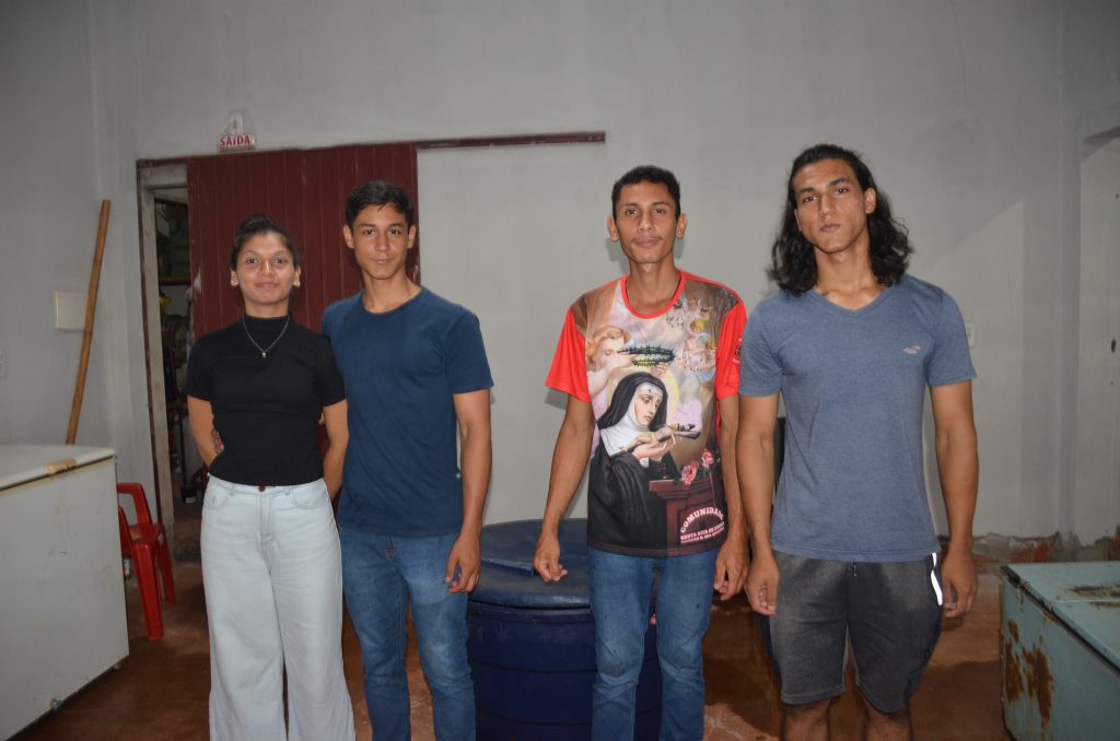 Fotos do Costelão na Comunidade Santa Rita de Cássia Fotos do Costelão na Comunidade Santa Rita de Cássia