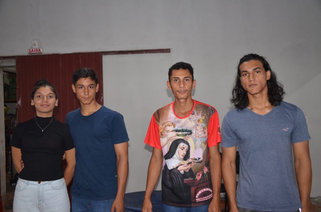 Fotos do Costelão na Comunidade Santa Rita de Cássia Fotos do Costelão na Comunidade Santa Rita de Cássia