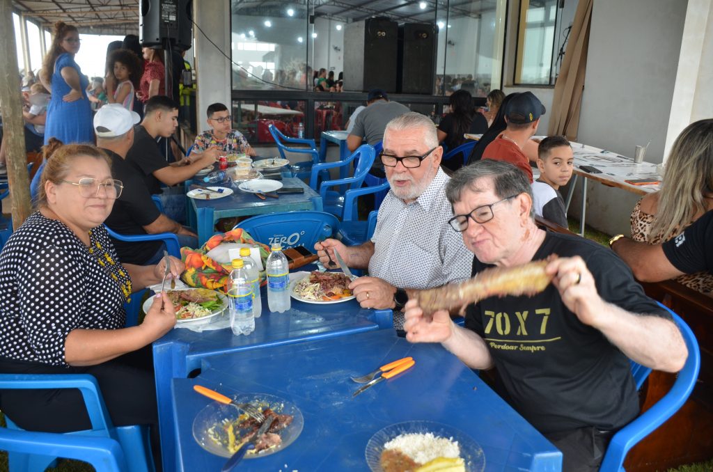 Fotos do Costelão na Comunidade Santa Rita de Cássia Fotos do Costelão na Comunidade Santa Rita de Cássia