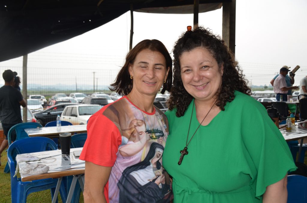 Fotos do Costelão na Comunidade Santa Rita de Cássia Fotos do Costelão na Comunidade Santa Rita de Cássia