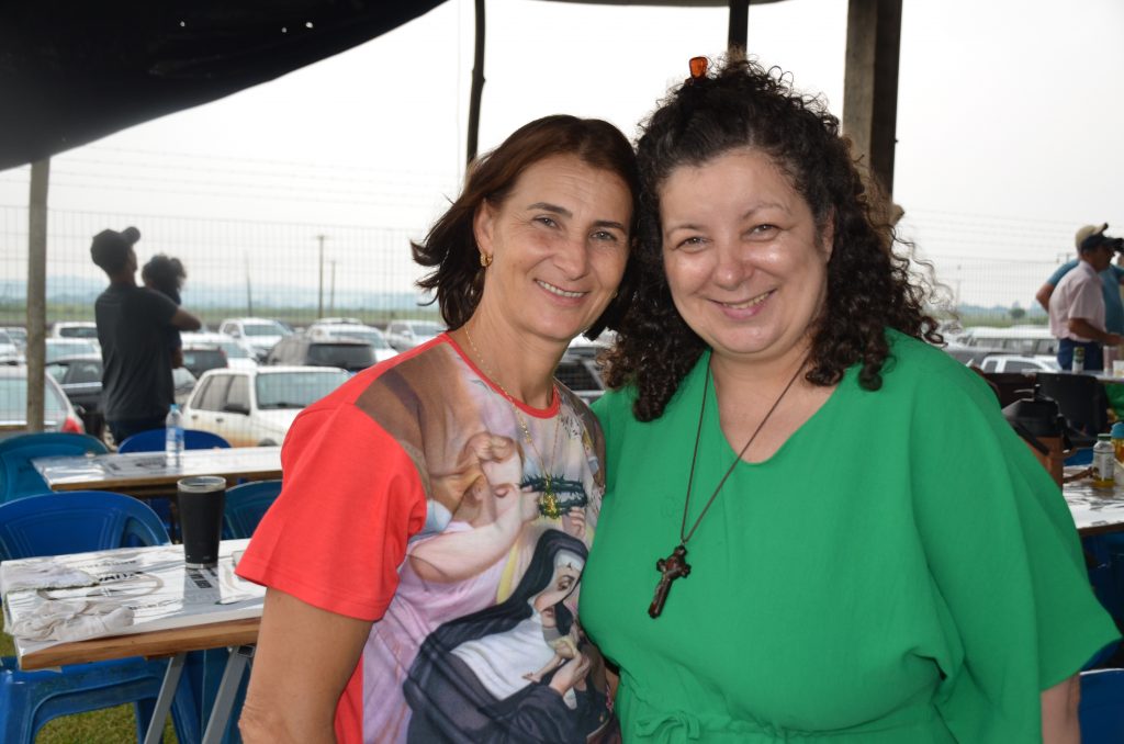 Fotos do Costelão na Comunidade Santa Rita de Cássia Fotos do Costelão na Comunidade Santa Rita de Cássia