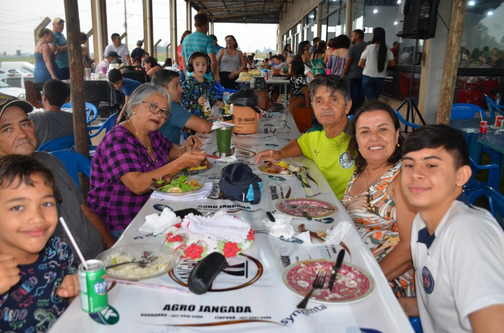 Fotos do Costelão na Comunidade Santa Rita de Cássia Fotos do Costelão na Comunidade Santa Rita de Cássia