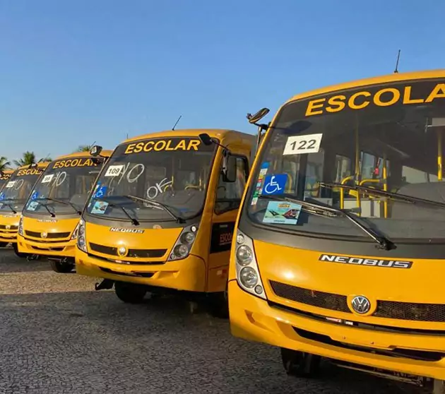 No total são oferecidos dez tipos de ônibus escolares, que representam um montante de 15.220 unidades. A expectativa é que 8,5 milhões de estudantes da educação básica pública sejam beneficiados com um transporte escolar seguro e confortável.