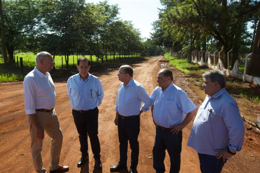 Prefeito Marcos Pacco, Governador e lideranças assinam ordem de serviço do Anel Viário