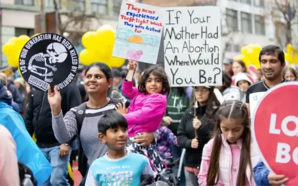 Multidão marcha pró-vida em São Francisco e Los Angeles, nos EUA Multidão marcha pró-vida em São Francisco e Los Angeles, nos EUA