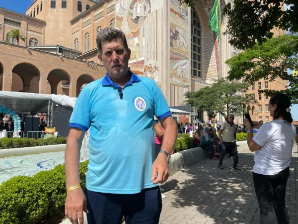 A oração do terço transforma vidas e famílias, diz participante da Romaria do Terço dos Homens A oração do terço transforma vidas e famílias, diz participante da Romaria do Terço dos Homens