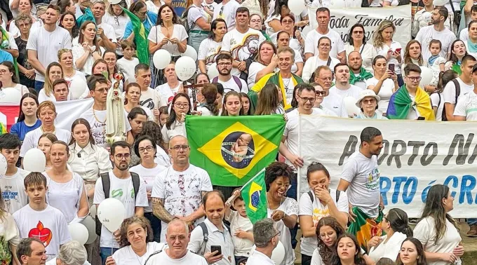 A PoderData faz a pesquisa desde 2021, quando 58% dos brasileiros se declararam contra a liberação do aborto. Em janeiro de 2022 a taxa caiu para 55%. Subiu para 59% em maio do mesmo ano e agora, subiu dois pontos percentuais.