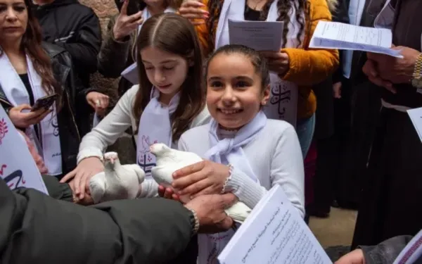 Mil jovens participam de Via Sacra pela paz em Jerusalém Mil jovens participam de Via Sacra pela paz em Jerusalém