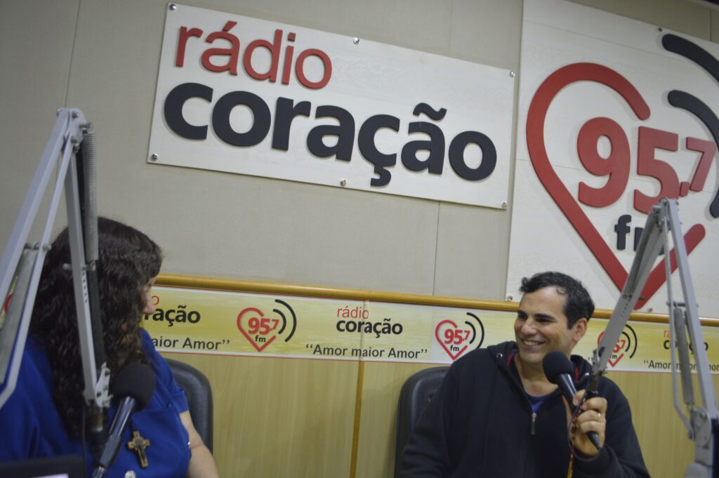 Rádio Coração lança Terço da Adoração