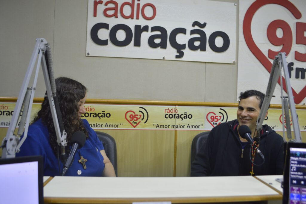 Rádio Coração lança Terço da Adoração