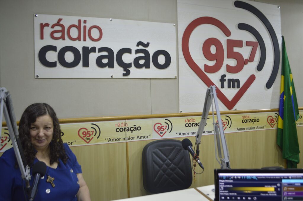 Rádio Coração lança Terço da Adoração