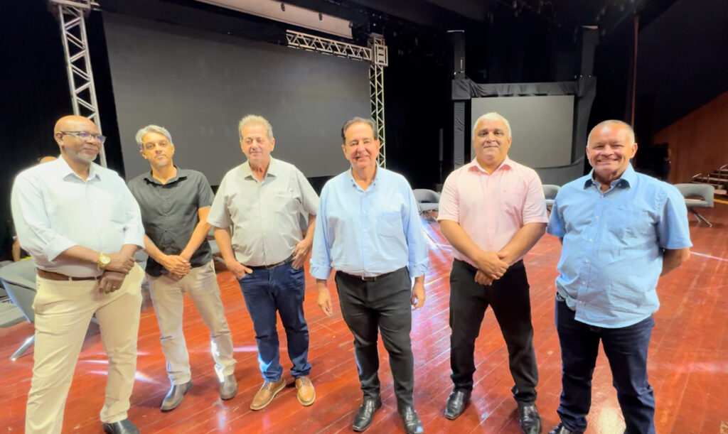 Em Campo Grande, Pacco, Marsura e vereadores assinam importantes convênios para Itaporã Em Campo Grande, Pacco, Marsura e vereadores assinam importantes convênios para Itaporã
