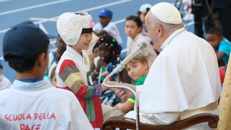 JMC, o desejo do Papa para as crianças do mundo: que tenham o necessário para viver JMC, o desejo do Papa para as crianças do mundo: que tenham o necessário para viver