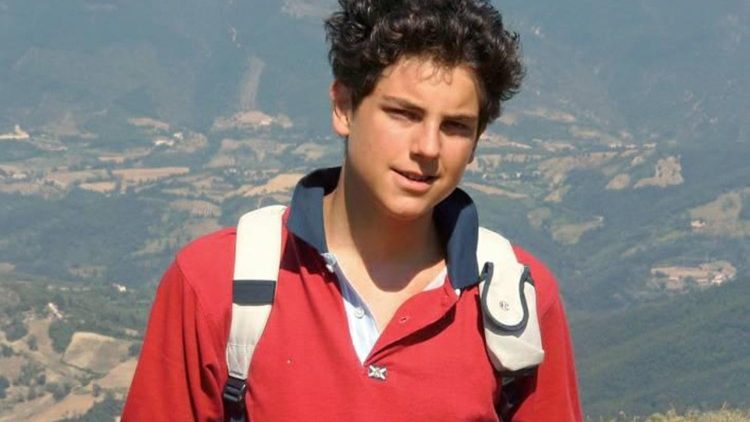 O Sumo Pontífice também aprovou os votos favoráveis ​​da Sessão Ordinária dos padres cardeais e bispos para a canonização dos Beatos Emanuele Ruiz e 7 Companheiros, da Ordem dos Frades Menores, e de Francisco, Abdel Mooti e Raffaele Massabki, fiéis leigos, assassinados por ódio à Fé em Damasco (Síria) entre 9 e 10 de julho de 1860, e decidiu convocar um Consistório, que tratará também da canonização dos Beatos José Allamano, Marie-Léonie Paradis, Elena Guerra e Carlo Acutis.