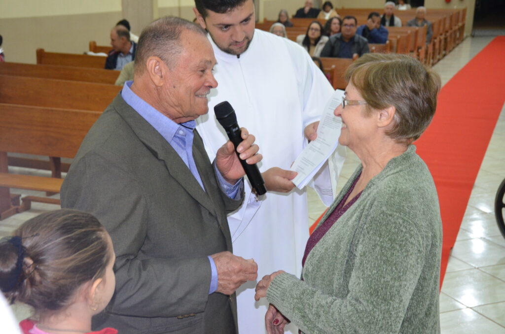 Sr. Adão Mascate e Sra. Maria: 50 anos de Matrimônio Sr. Adão Mascate e Sra. Maria: 50 anos de Matrimônio