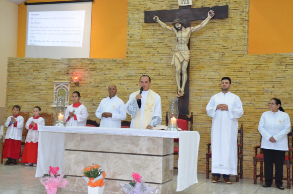 Sr. Adão Mascate e Sra. Maria: 50 anos de Matrimônio Sr. Adão Mascate e Sra. Maria: 50 anos de Matrimônio