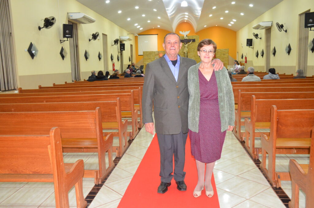 Sr. Adão Mascate e Sra. Maria: 50 anos de Matrimônio Sr. Adão Mascate e Sra. Maria: 50 anos de Matrimônio