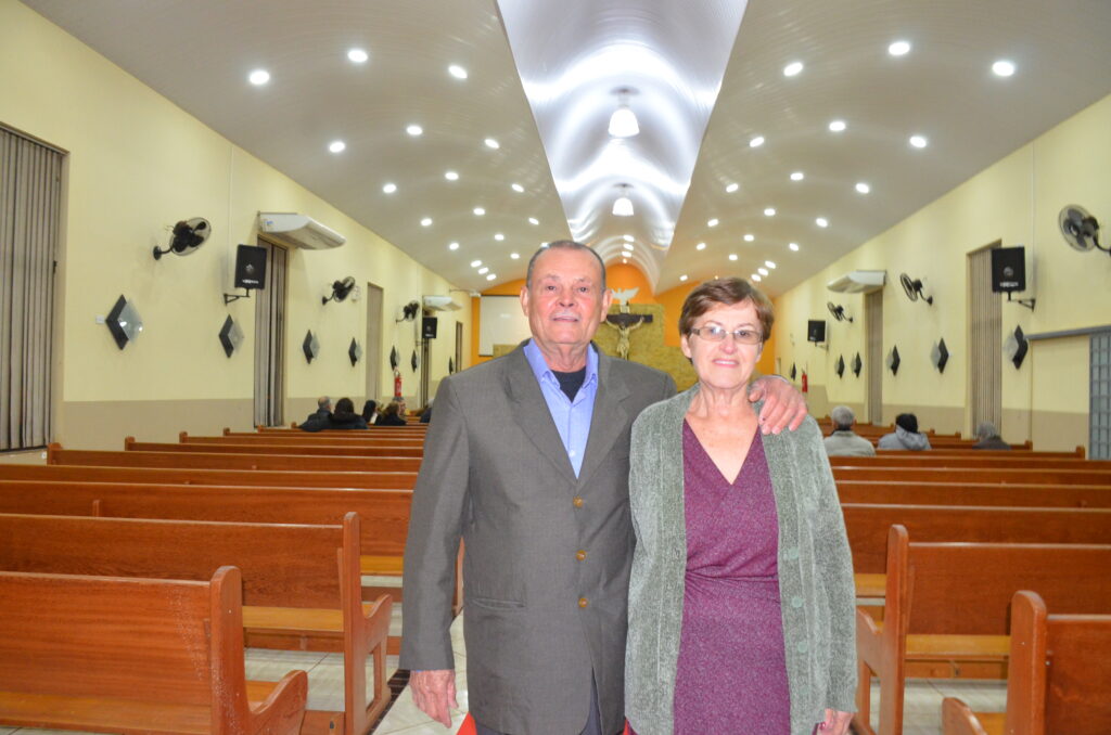 Sr. Adão Mascate e Sra. Maria: 50 anos de Matrimônio Sr. Adão Mascate e Sra. Maria: 50 anos de Matrimônio