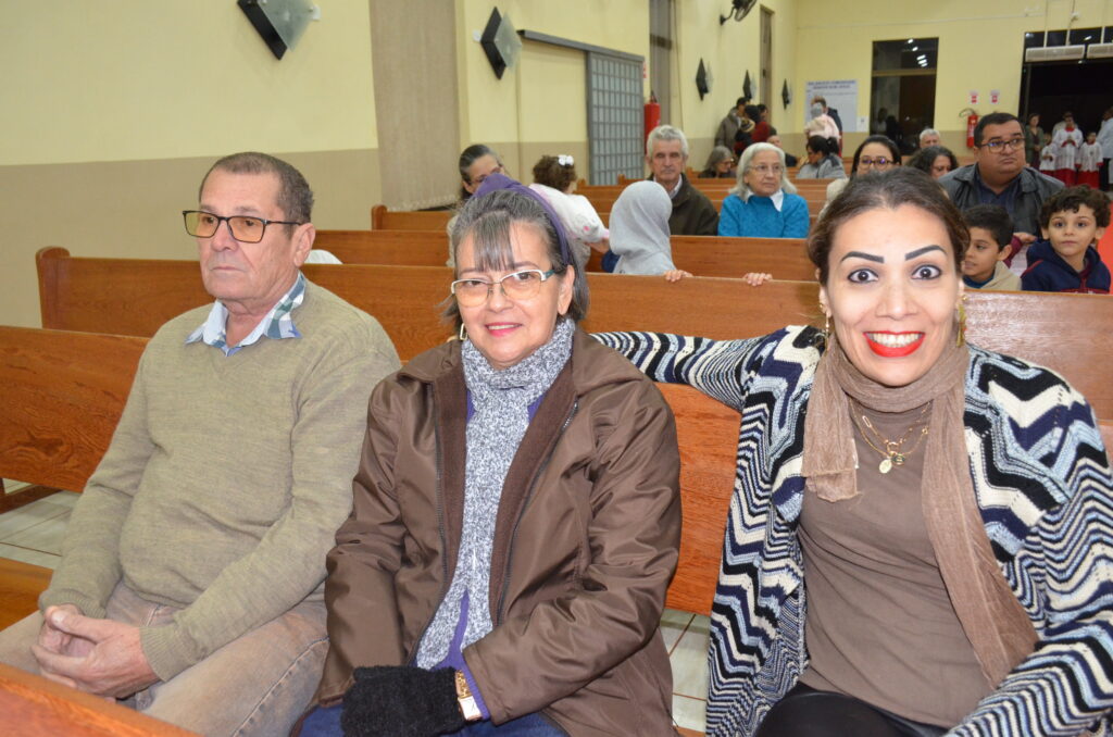 Sr. Adão Mascate e Sra. Maria: 50 anos de Matrimônio Sr. Adão Mascate e Sra. Maria: 50 anos de Matrimônio